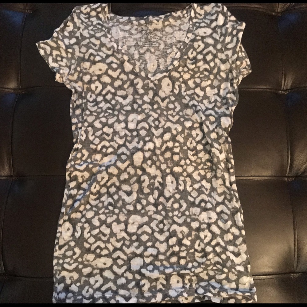 American Eagle Grey Leopard Print Tee